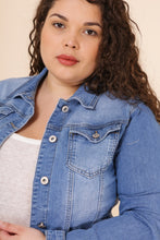 Prenesite sliku u preglednik galerije, Kratka jeans jakna, velikosti 42-54, OPRIJET KROJ