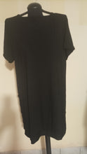 Naložite sliko v pregledovalnik galerije, OBLEKA iz viskoze, kratka, UNI velikost do 50, temno zelena, rdeča, črna, vijoličasta