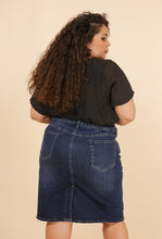 Prenesite sliku u preglednik galerije, Jeans suknja (pojedinačne veličine 44-54)