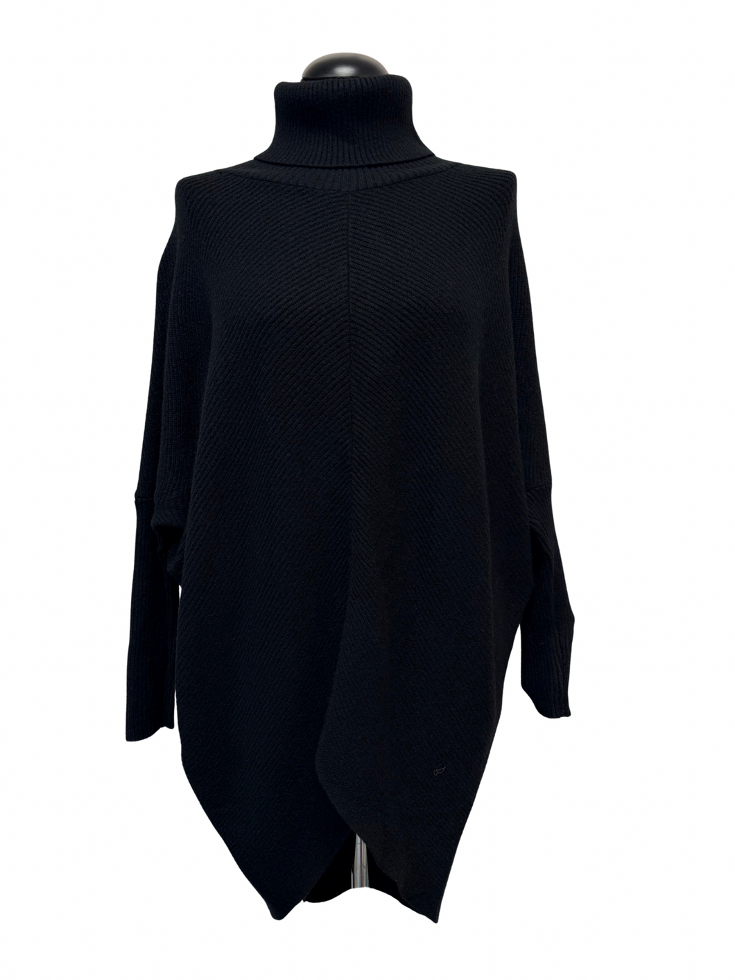 Pletena tunika, puli ovratnik, izrazit V kroj, UNI vel. do 48/50, ČRNA