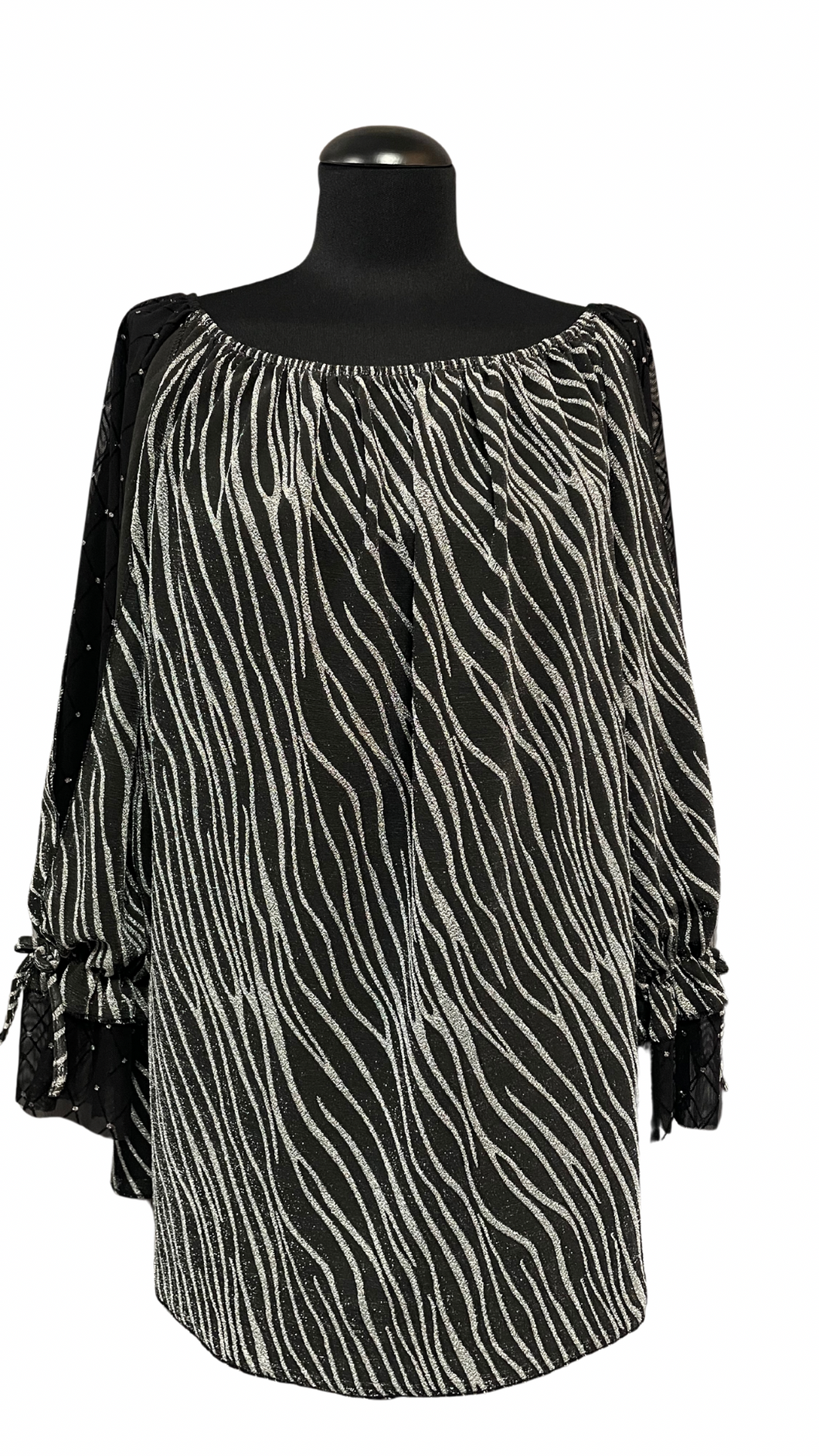 Udobna, elastična tunika, prosojni rokavi, UNI velikost do 50, ČRNA S SREBRNIMI NITMI