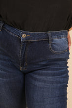 Naložite sliko v pregledovalnik galerije, Jeans - kavbojke, široke hlačnice spodaj - VISOK PAS, v velikostih 44-54, TEMNO MODRE
