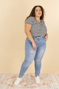 Jeans - kavbojke, elastičen in visok pas, v velikostih 50-60, SVETLO MODRE