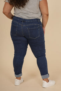 Jeans, zelo udobne in raztegljive, SREDNJE VISOK PAS, v velikostih 44-54